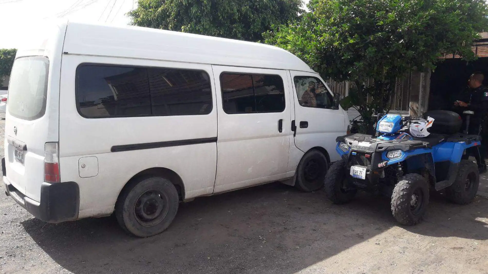 6 SEPT. La camioneta Nissan. 